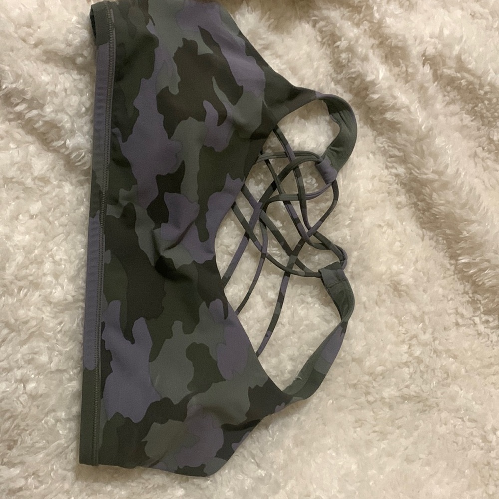 Lululemon size 14 sports bra